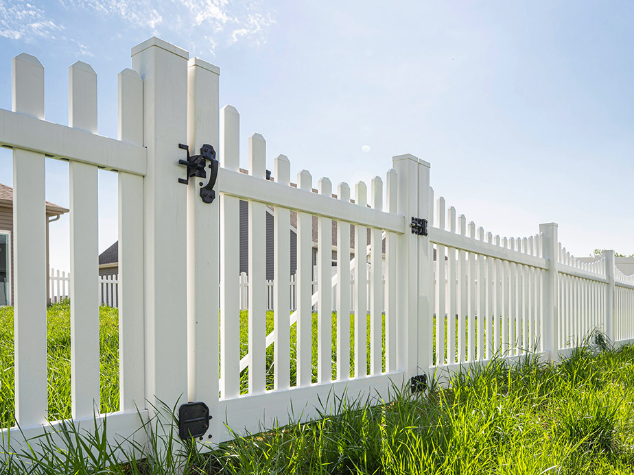 Vinyl fencing benefits in Fort Mill SC